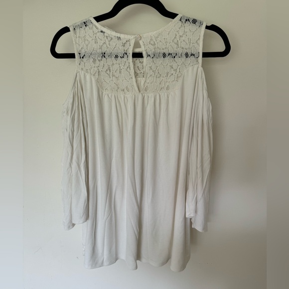 Cha Cha Vente Cold Shoulder Blouse - Picture 3 of 7